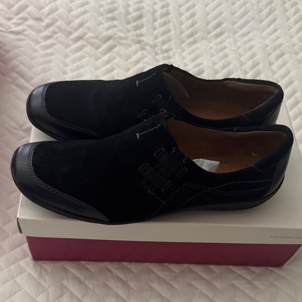 Naturalizer Black Suede and Leather Oxfords